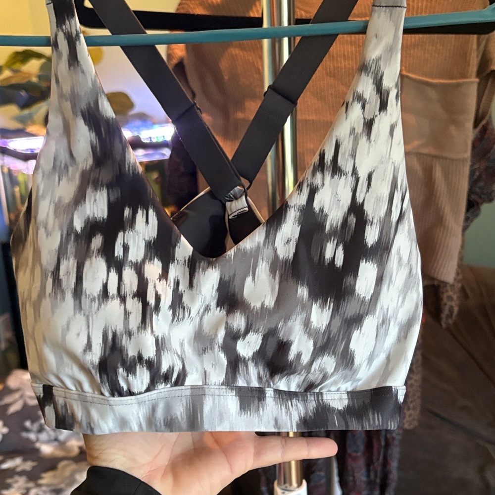 American Eagle Outfitters Black and White Sports Bra